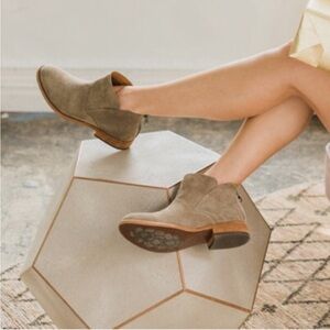 Kork-ease booties